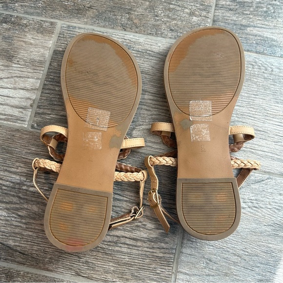 Size 9 Sandals - Picture 7 of 7